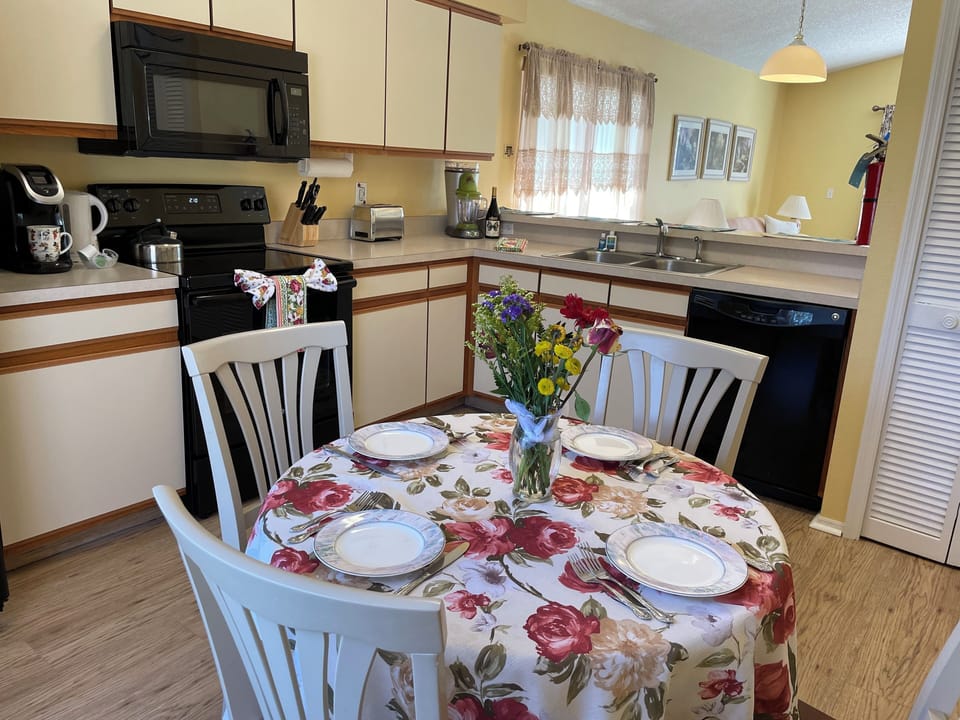 Kitchen table 2