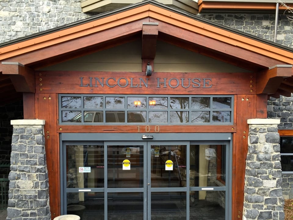 Lincoln House - The quiet side of the Village, just steps from the Gondola