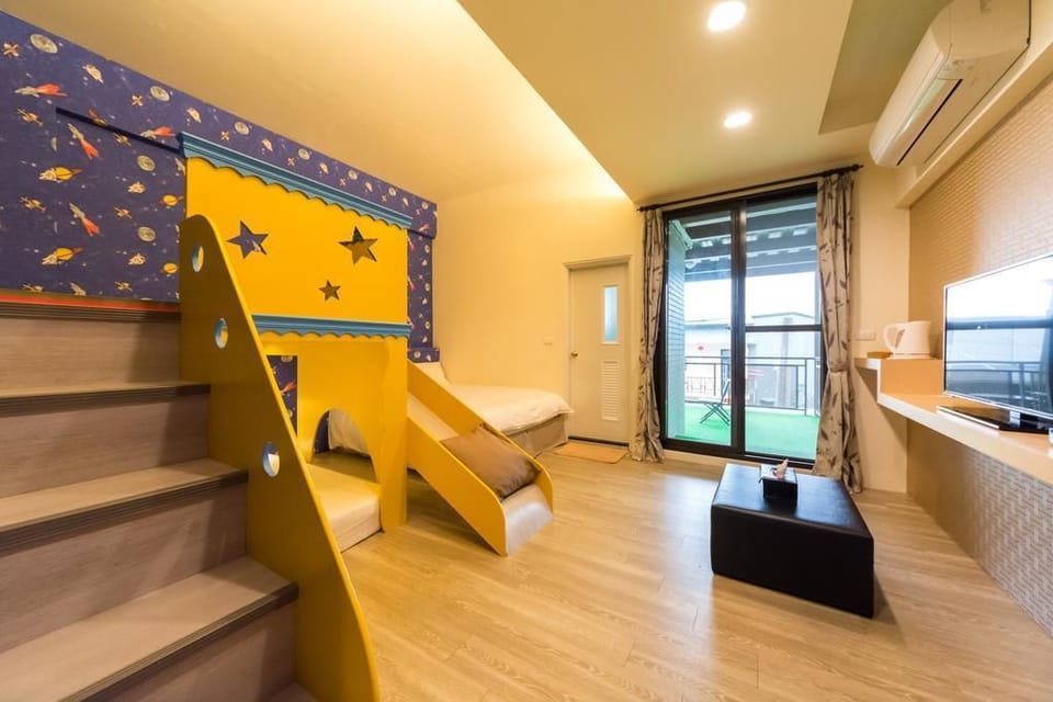 Family Quadruple Room (Rocket) | Blackout drapes, free WiFi