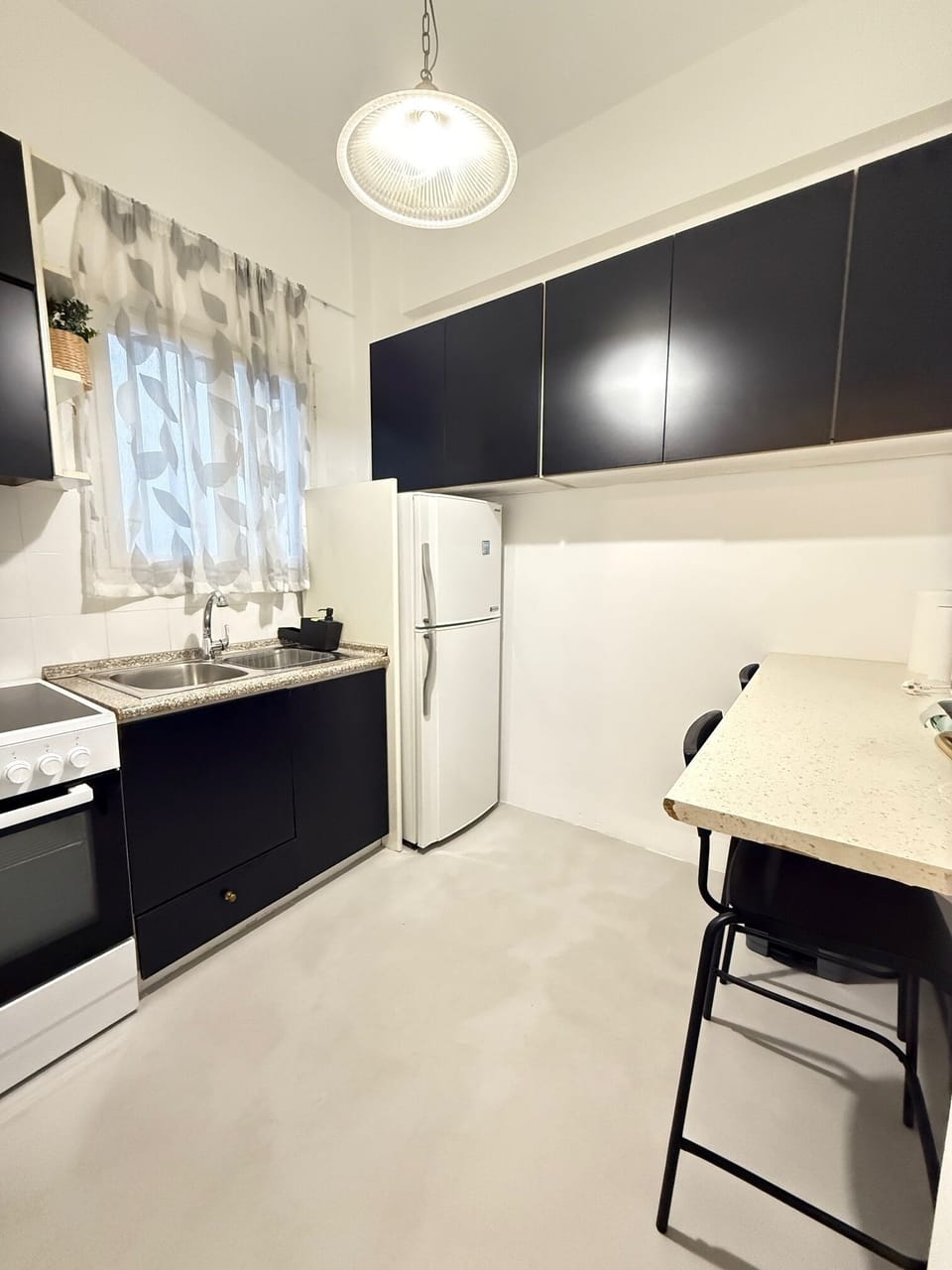 Design Apartment (Separate Apartment  50m from the hotel) | Private kitchen