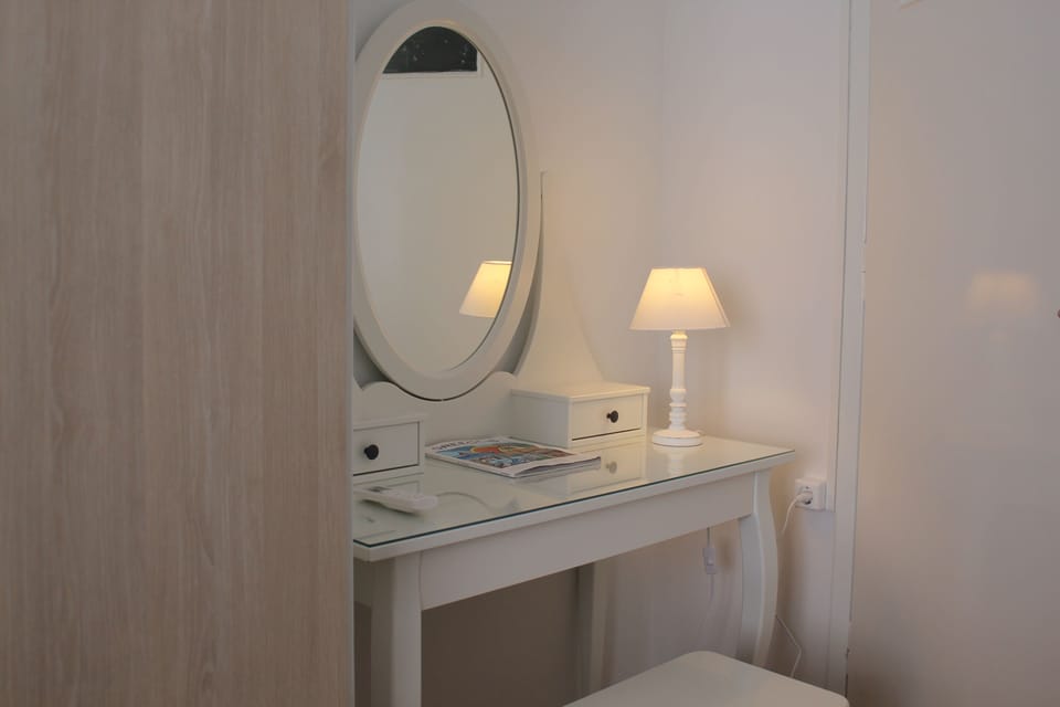 Comfort Apartment, 2 Bedrooms, Balcony, Annex Building (Nileos 26) | Pillowtop beds, blackout drapes, soundproofing, iron/ironing board