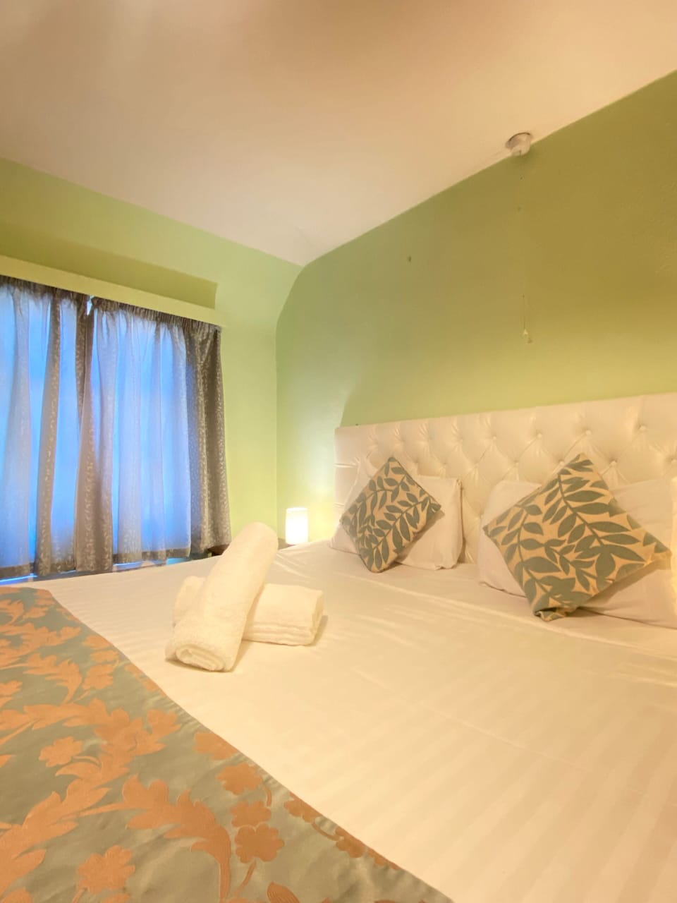 Deluxe Double Room | Desk, laptop workspace, iron/ironing board, free WiFi