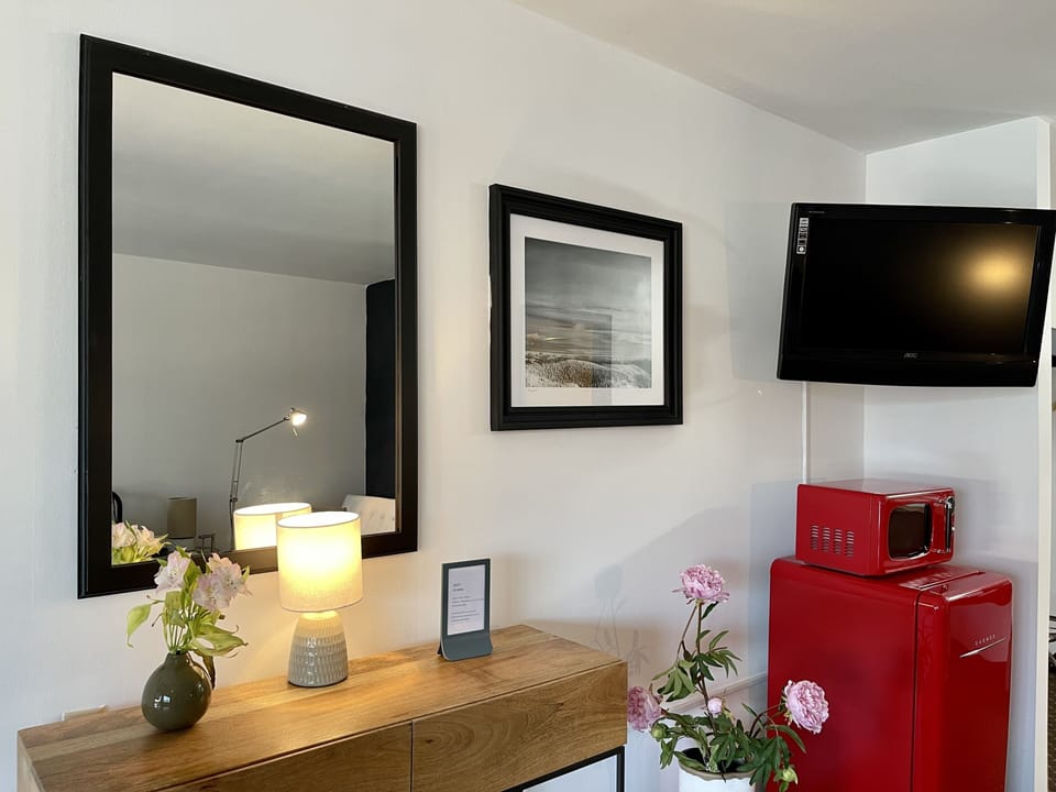 Premium bedding, rollaway beds, free WiFi, bed sheets