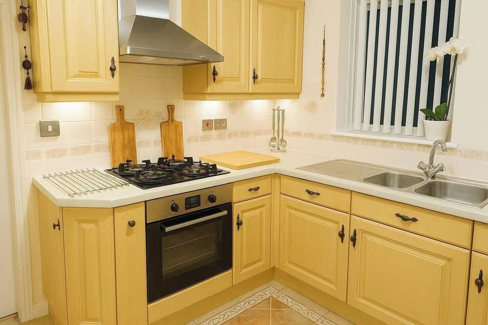 Bright well-equipped kitchen, 