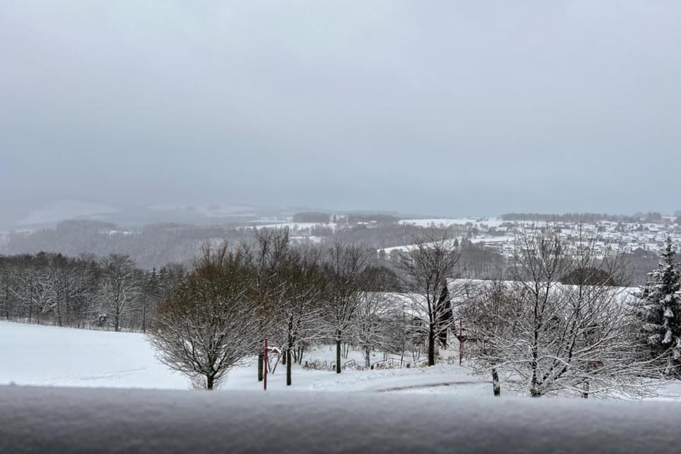 Region [winter] (>5 km)