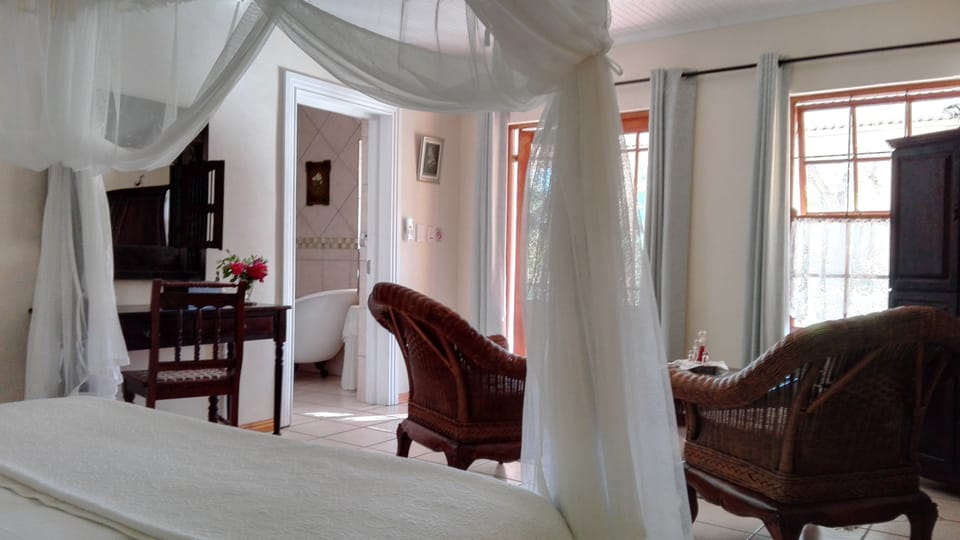 Superior double room with garden view | Egyptian cotton sheets, premium bedding, pillowtop beds, minibar