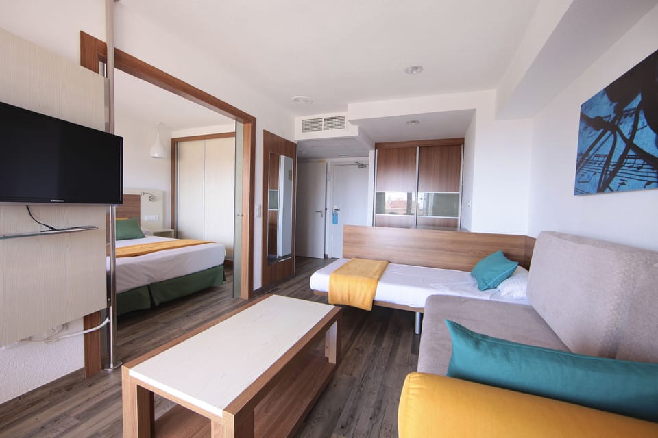 1 bedroom, in-room safe, desk, laptop workspace