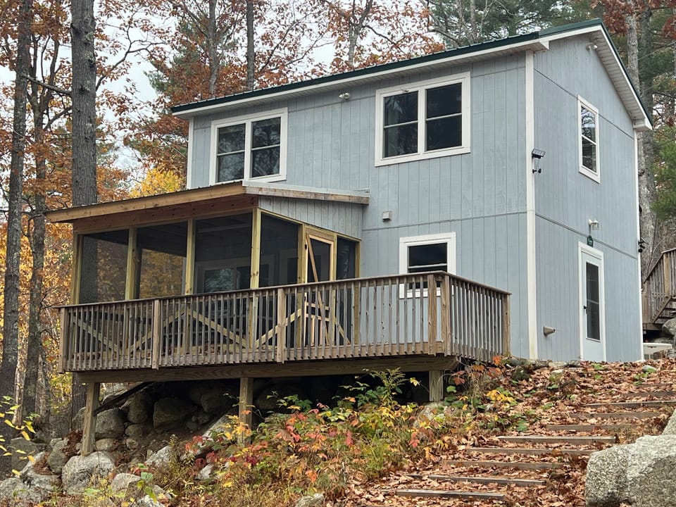 Lake Facing w/ Screened Porch
