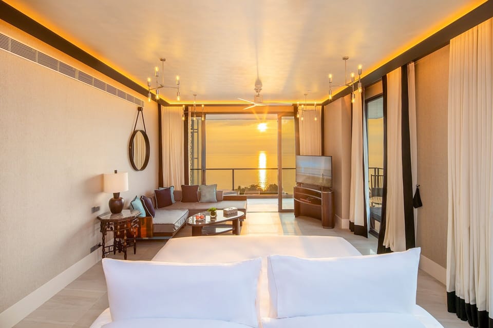 BaBa Grand Ocean Suite Corner | Premium bedding, minibar (free items), in-room safe, desk