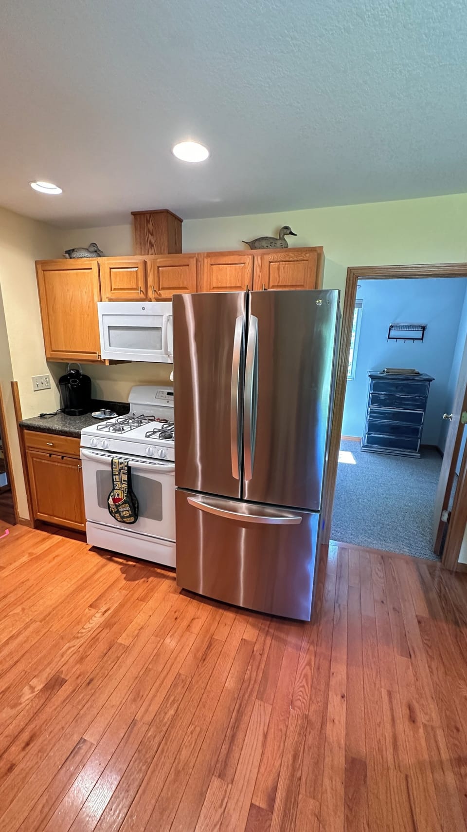 Kitchen, Keurig (fresh ground Peace coffee is provided w/ reusable metal pods)