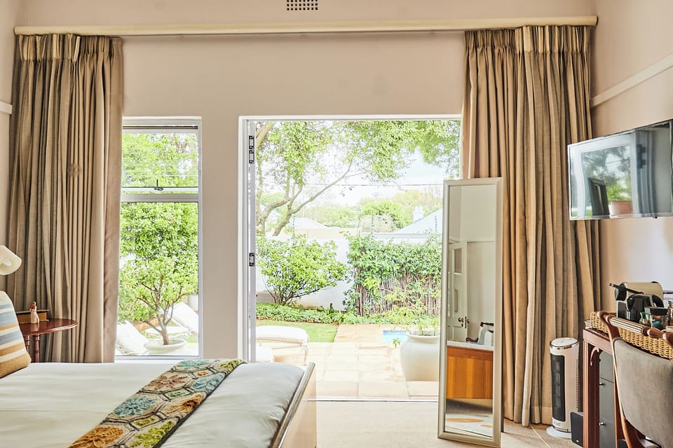 Superior Double Room, 1 Queen Bed, Bathtub | Garden view