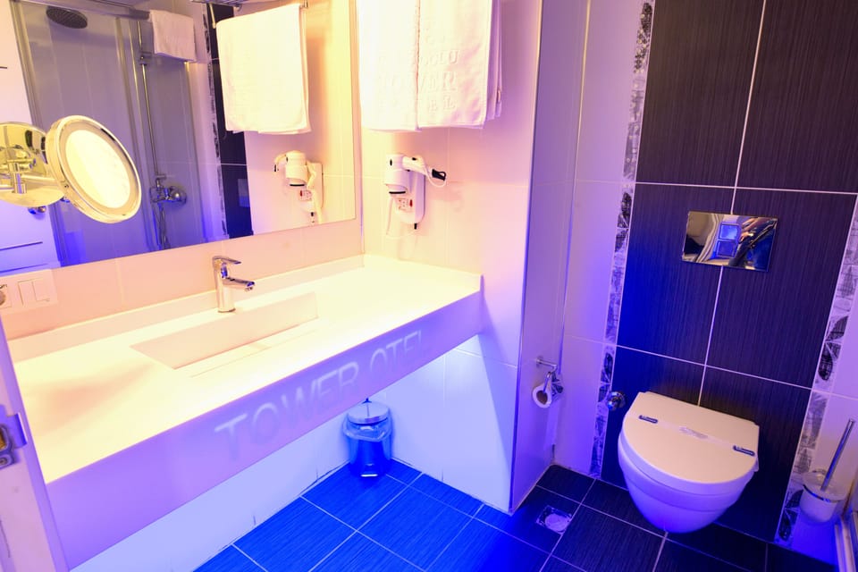 Comfort Twin Room | Bathroom | Shower, rainfall showerhead, designer toiletries, hair dryer