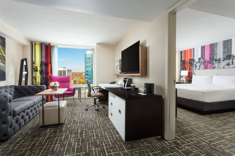 Premium bedding, in-room safe, desk, laptop workspace