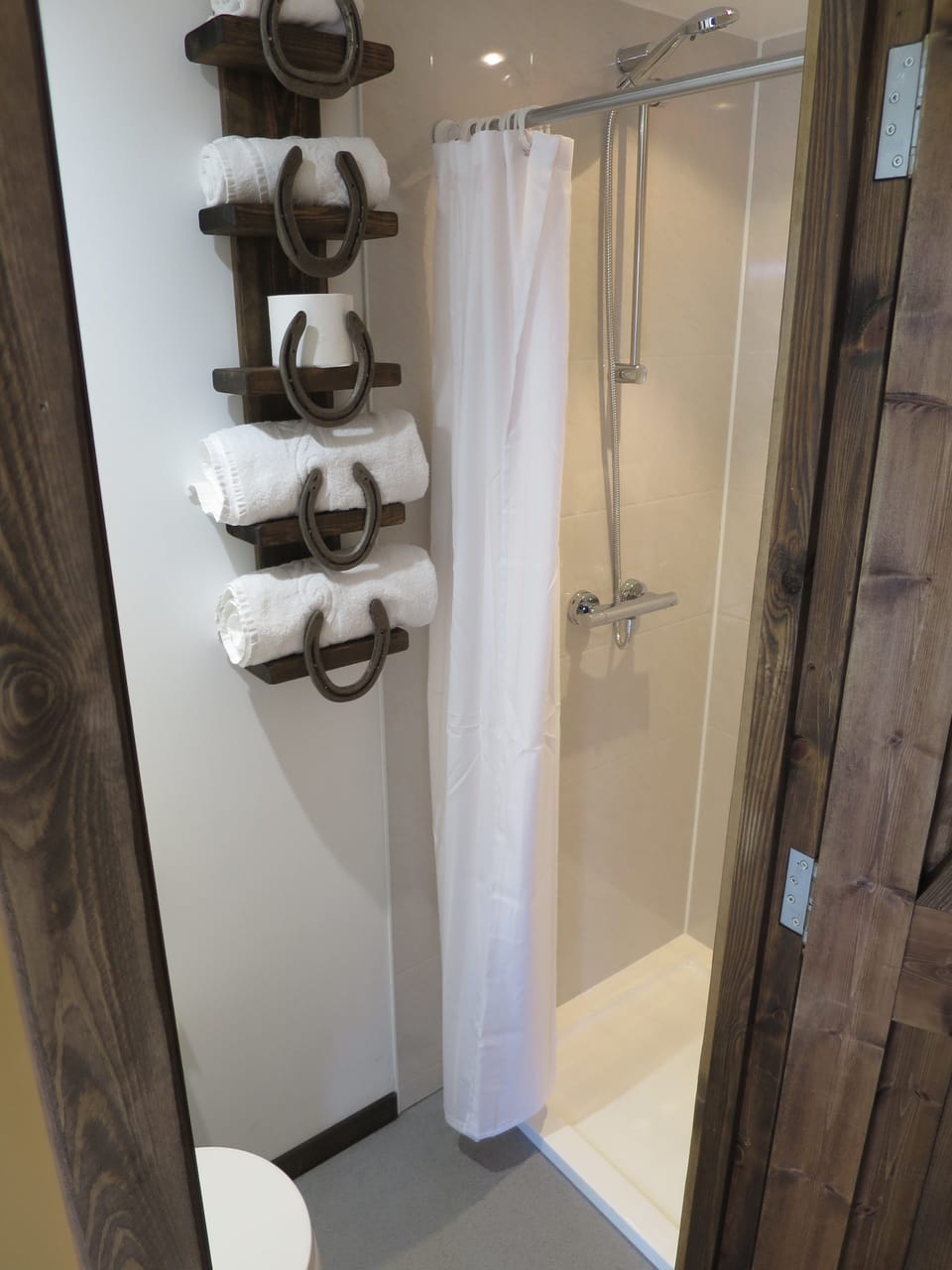 Shower, towels