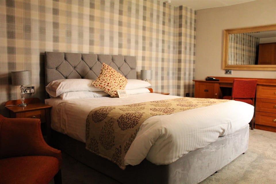 Room, 1 King Bed | Desk, iron/ironing board (on request), cribs (surcharge), WiFi (free)
