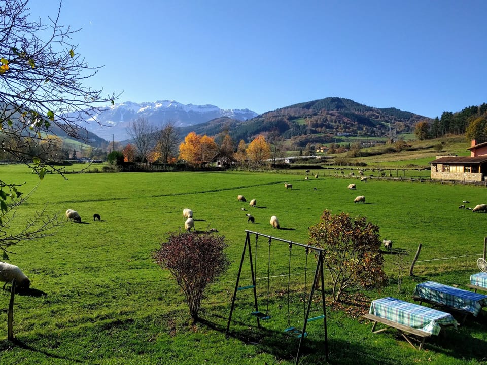 Agroturismo y apartamentos Ondarre Farm Stay in Basque Country