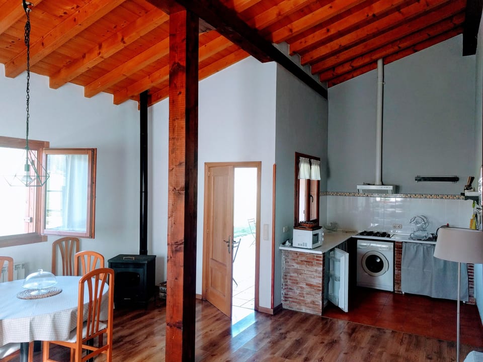 Apartment, 1 Bedroom | Private kitchenette | Shared fridge, microwave, stovetop, cookware/dishes/utensils