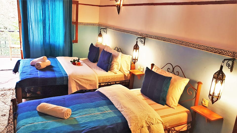 Comfort Triple Room | Blackout drapes, cribs (free), WiFi (free), bed sheets