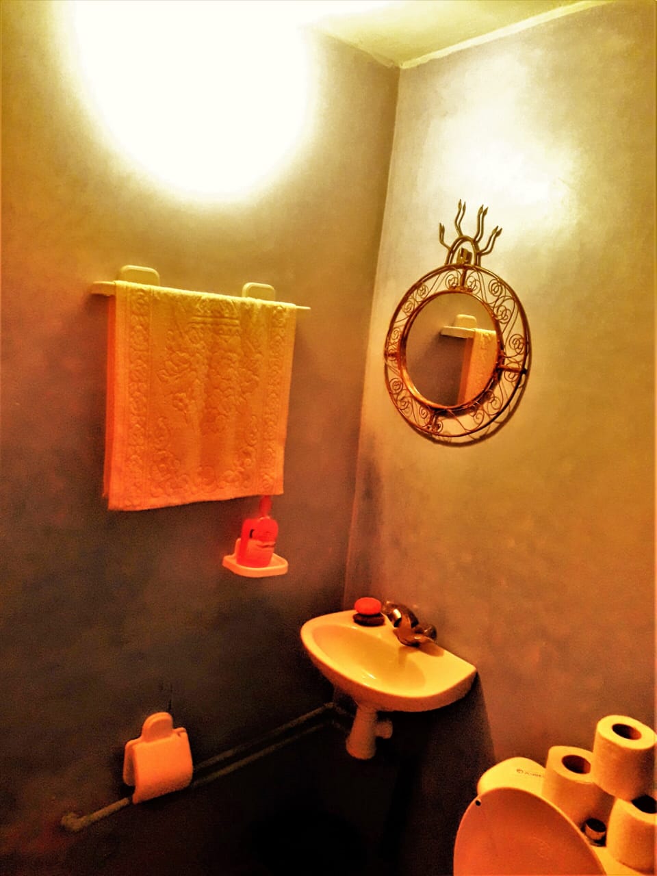 Classic Double Room | Bathroom sink
