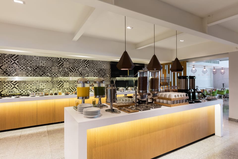 Daily full breakfast (MXN 360 per person)