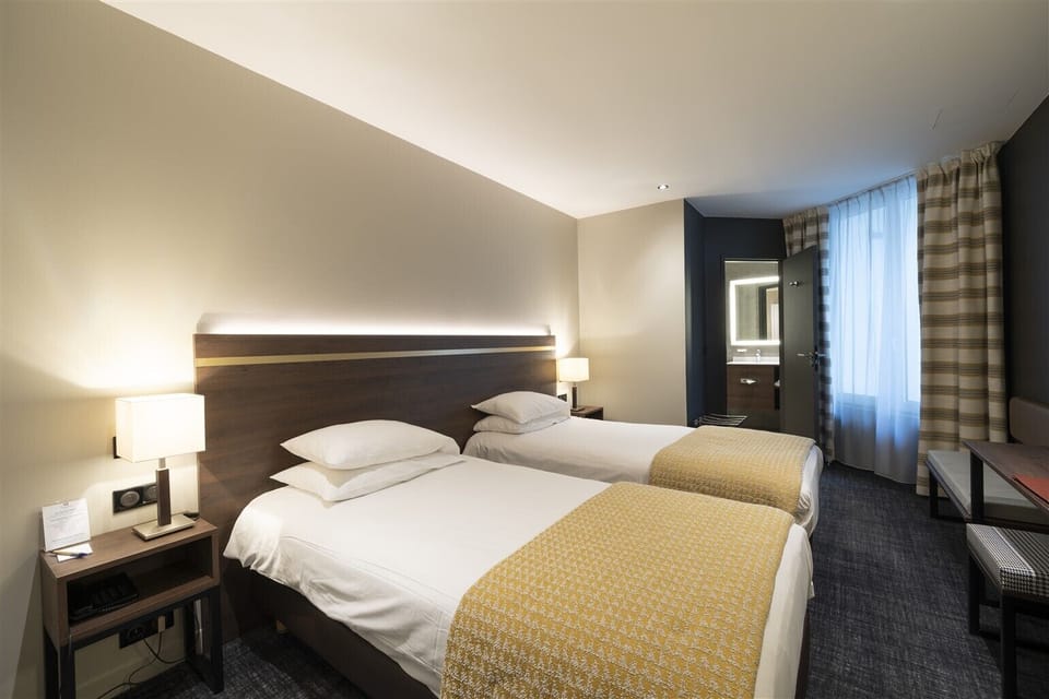 Standard Twin Room | In-room safe, desk, iron/ironing board, free WiFi