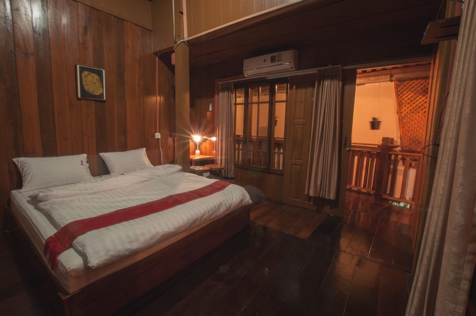 Standard Double Room | Free WiFi, bed sheets