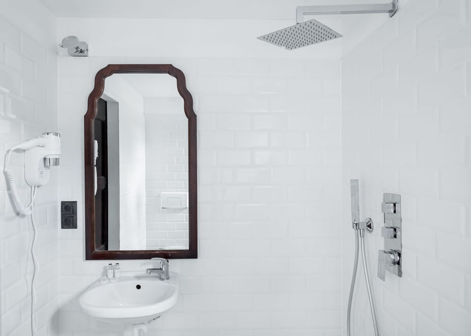 Standard Twin Room, Mountain View | Bathroom shower