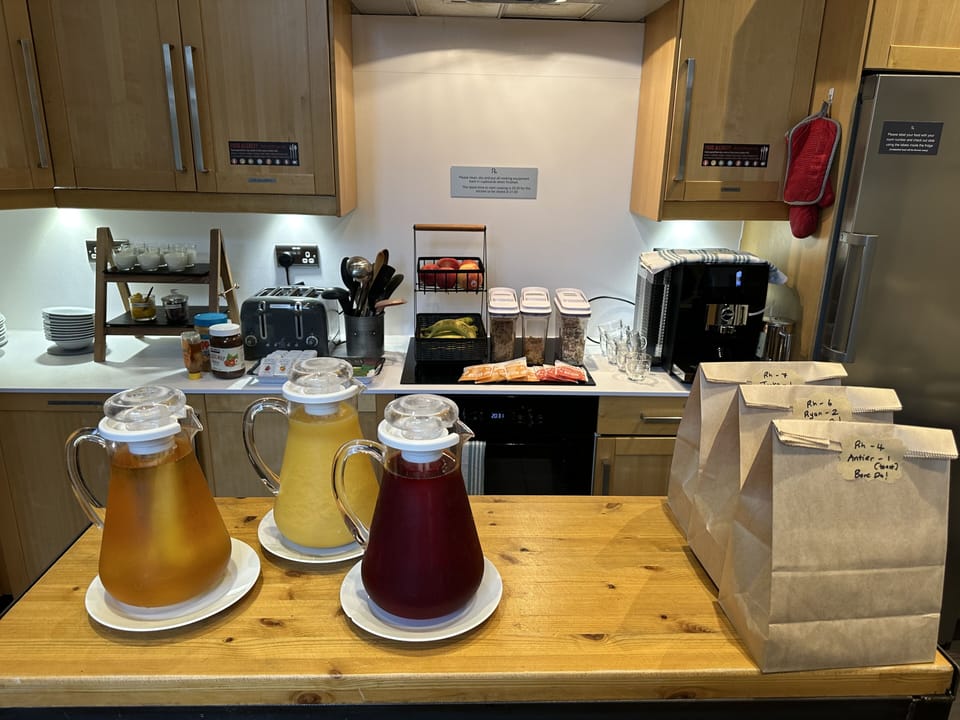 Daily continental breakfast (GBP 4.00 per person)