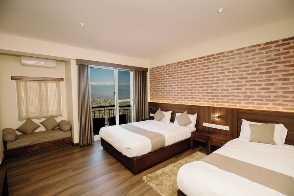 Deluxe Room | In-room safe, desk, soundproofing, WiFi (free)