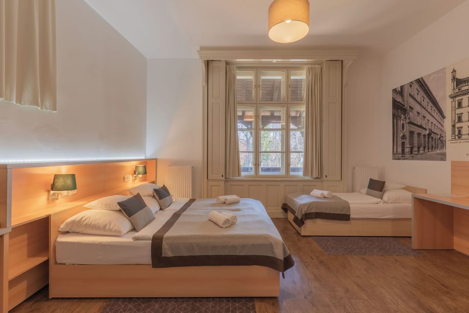 Standard Triple Room | Desk, free wired internet, bed sheets