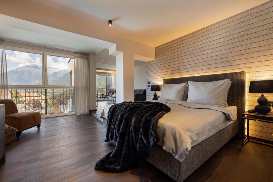 Double Room, Valley View | Minibar, desk, soundproofing, cribs/infant beds