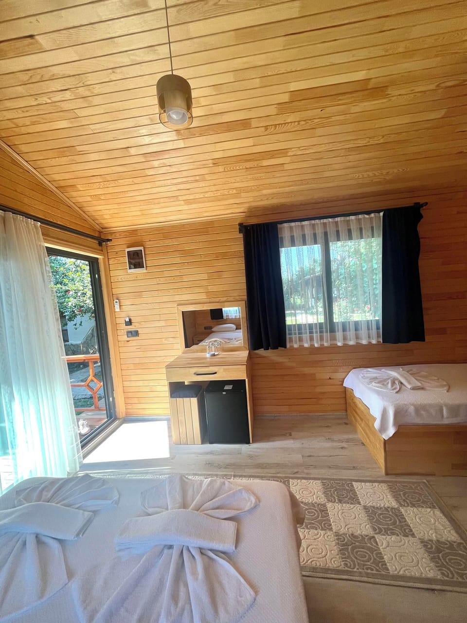 Standard Tree House, Multiple Beds | Minibar, desk, WiFi (free), bed sheets