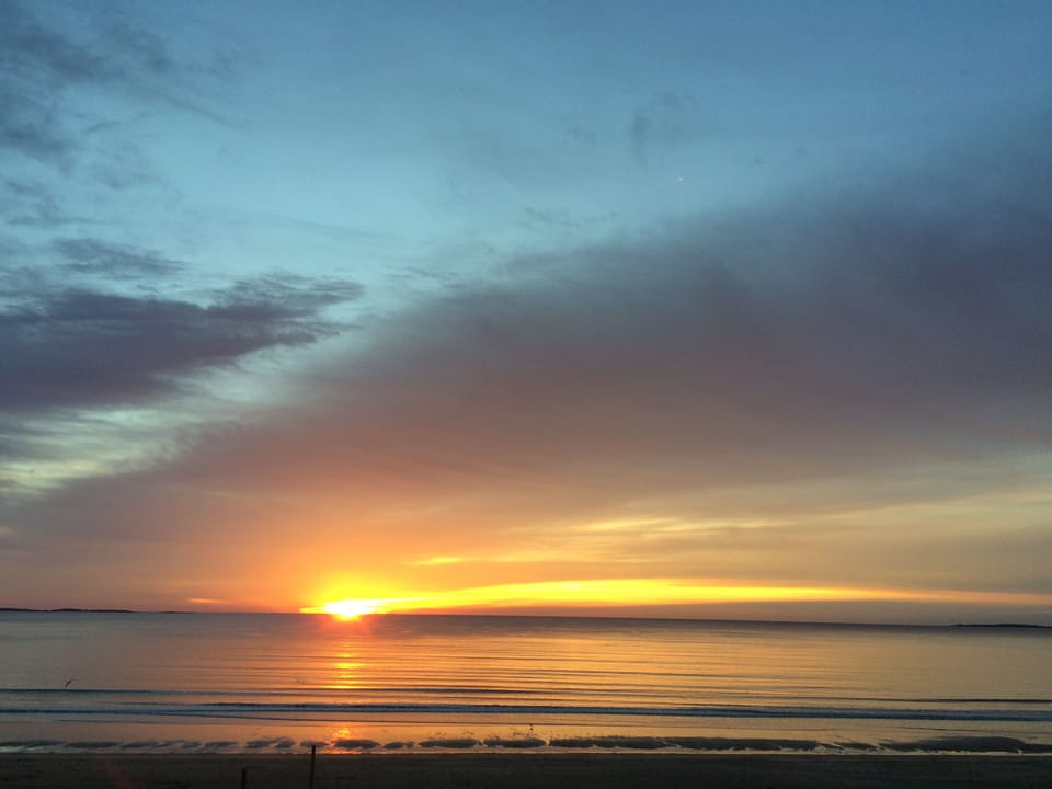 Spectaculars sunrises from the balcony every morning!