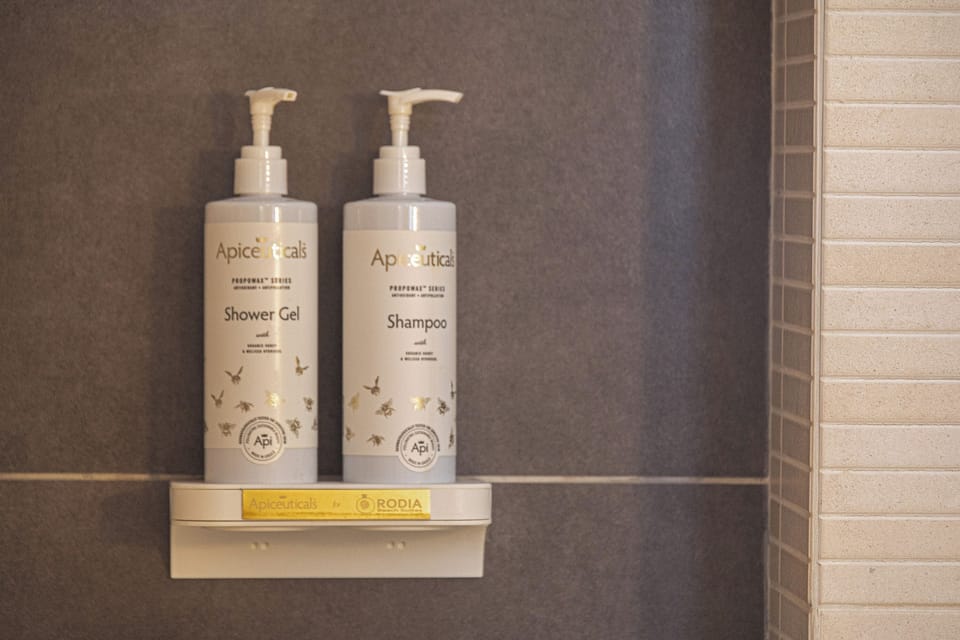 Bathroom amenities