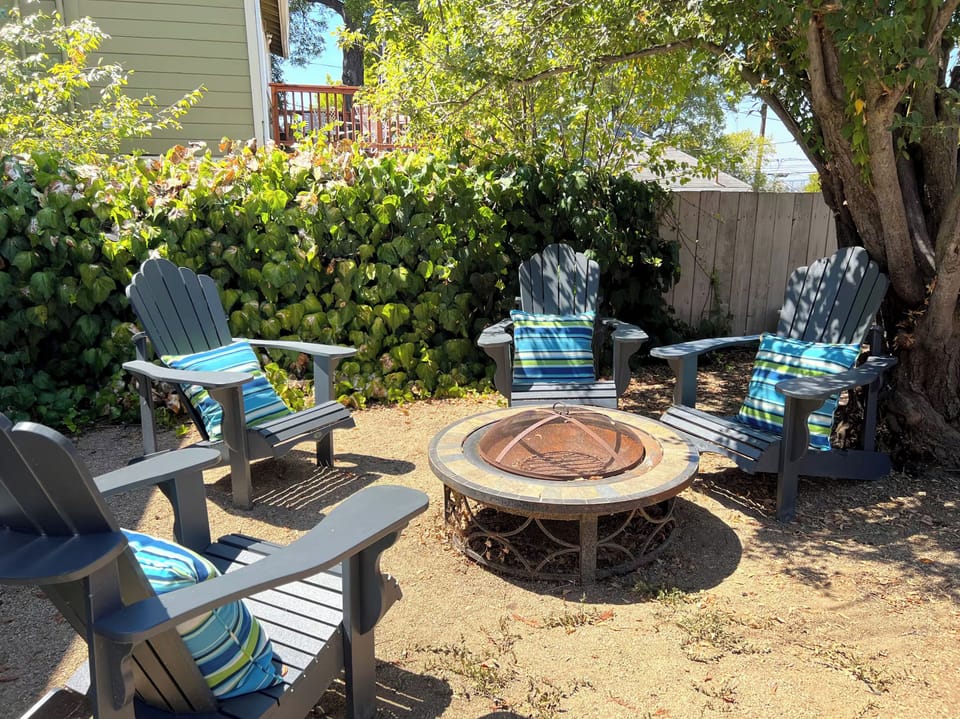 Communal Seating area for 4