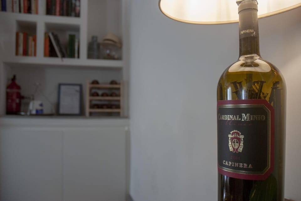 I made this lamp from a 1.5lt magnum of Cardinal Minio. I love it!