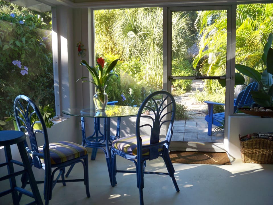 Screened in covered back Lanai