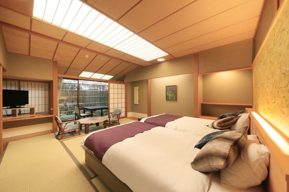 Japanese Twin Room | In-room safe, desk, WiFi (free)
