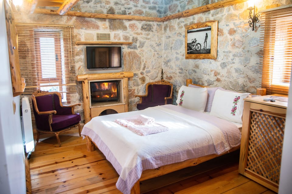 Deluxe Room | Premium bedding, minibar, soundproofing, WiFi (free)