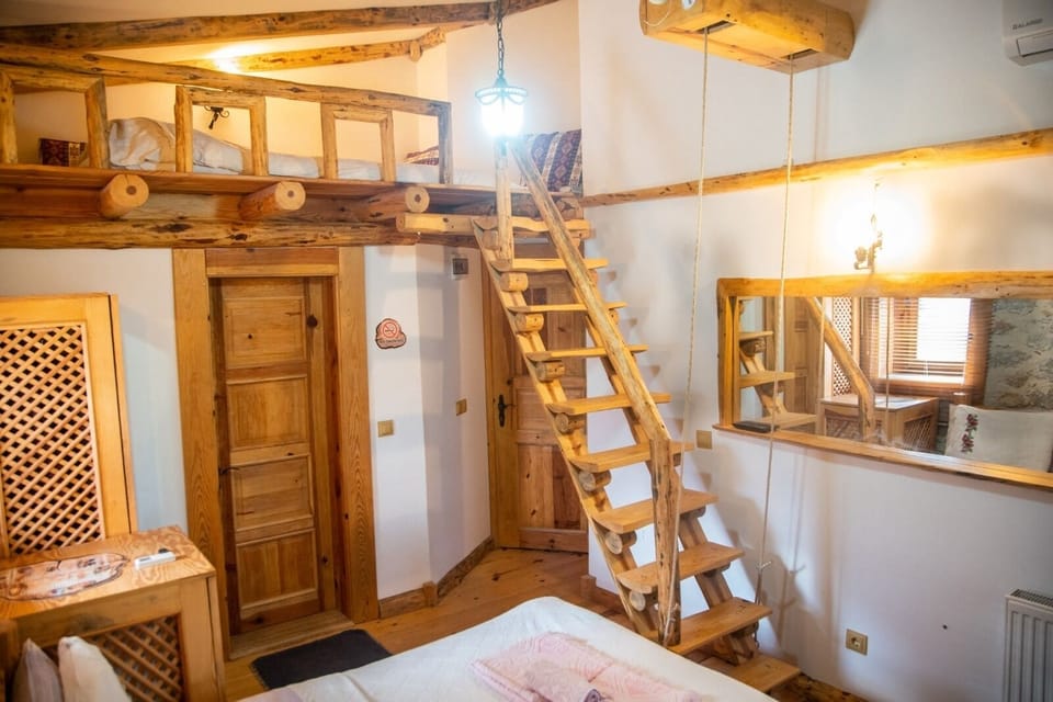 Deluxe Room | Premium bedding, minibar, soundproofing, WiFi (free)