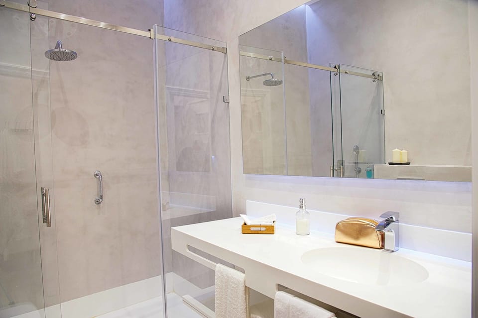 Bathroom shower