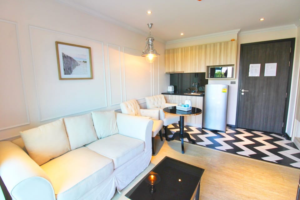 In-room safe, desk, blackout drapes, free WiFi