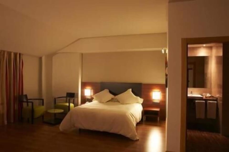 Minibar, in-room safe, desk, soundproofing