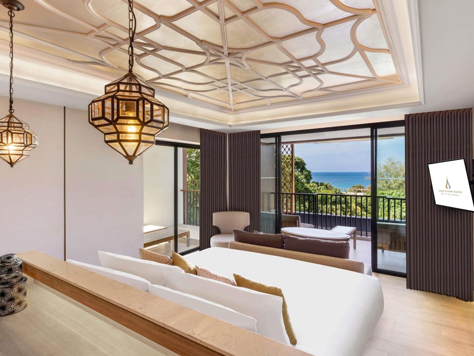 Deluxe Suite, 1 King Bed, Sea View (Whirlpool bath) | Premium bedding, down comforters, minibar, in-room safe