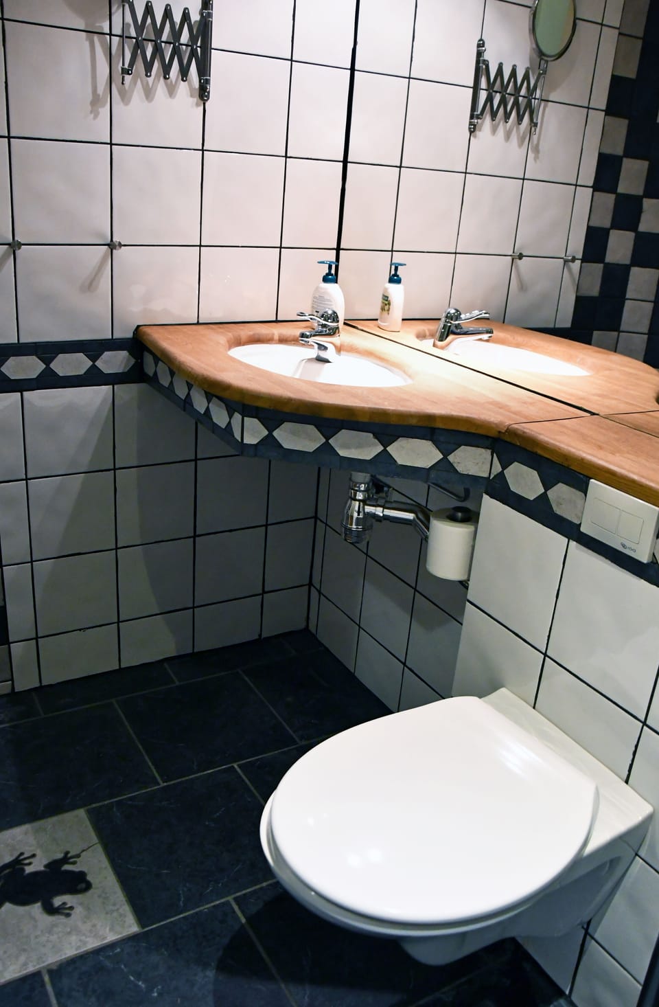 Bathroom sink