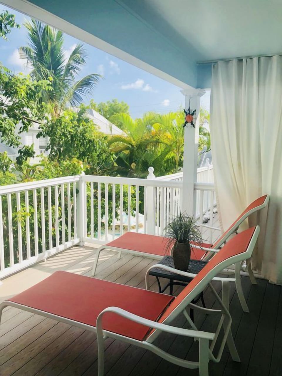 2 Chaise Lounges - Are you starting to feel relaxed?