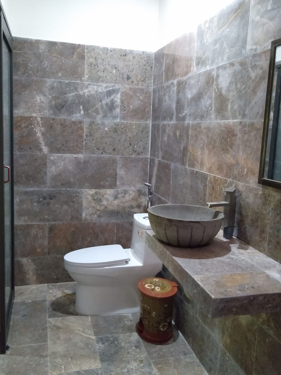Family Room | Bathroom | Free toiletries, hair dryer, bathrobes, slippers