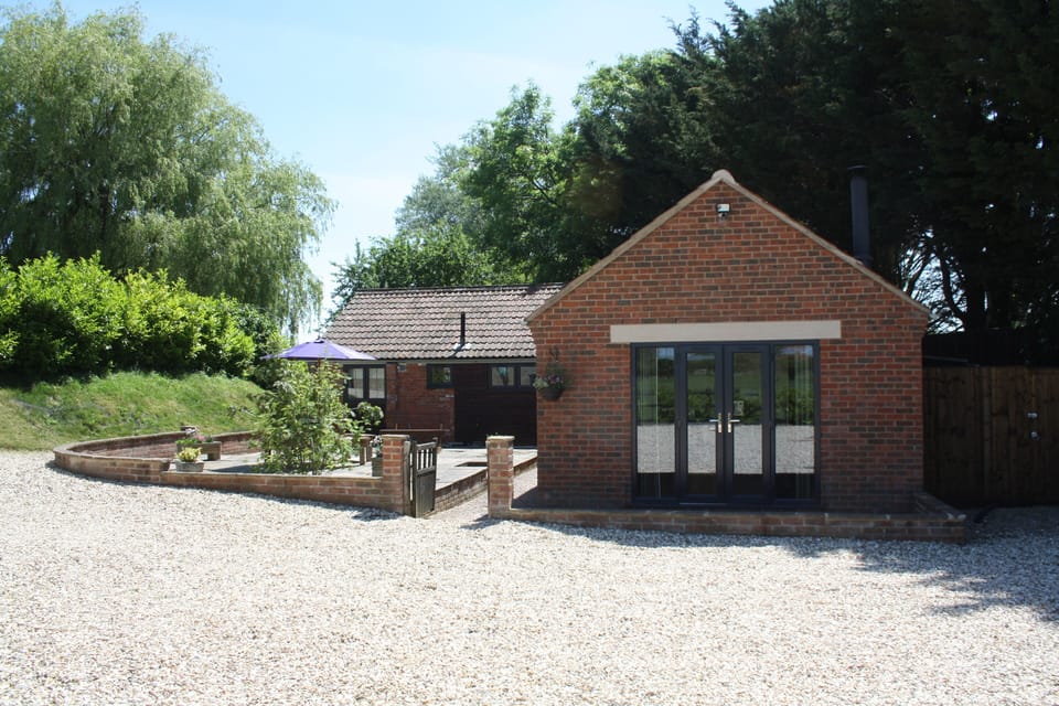 Wheeler and Lenton Cottages