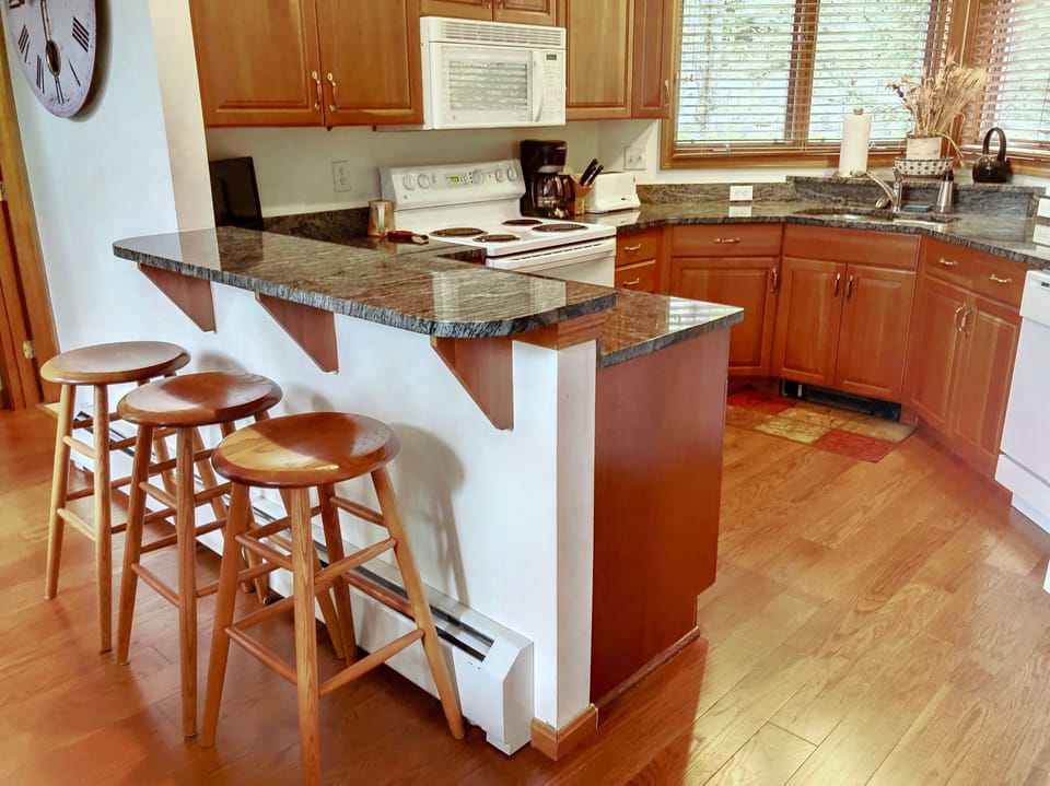 Kitchen area offers both Drip and Keurig style coffee makers, standard appliances,