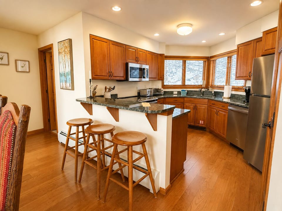 Kitchen area offers both Drip and Keurig style coffee makers, standard appliances,